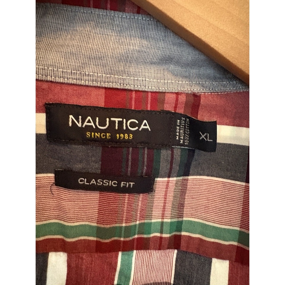 Nautica Men's Button Down Long Sleeve Shirt Size: XL - Picture 4 of 4